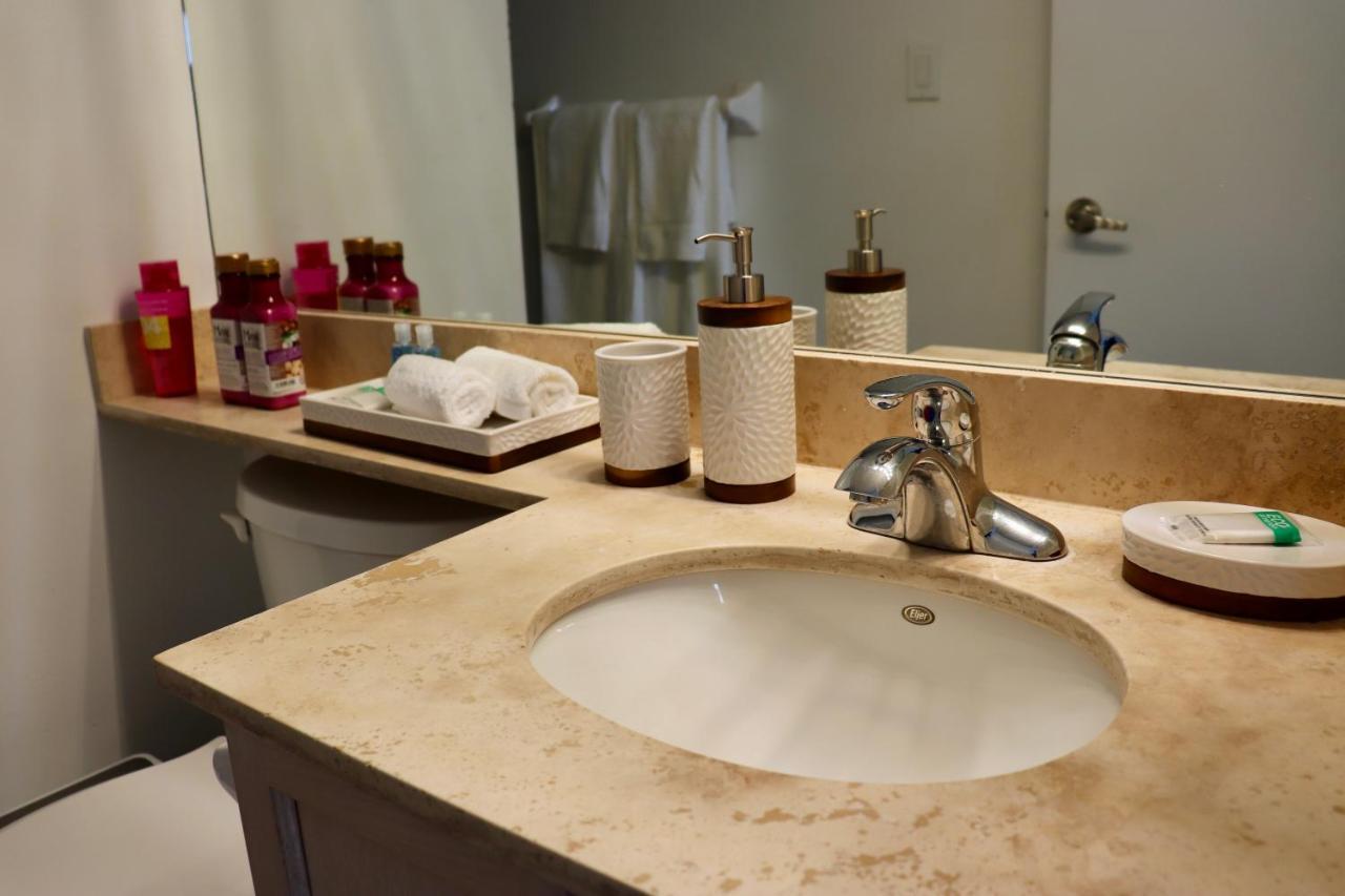 Apartment/2Bedrooms/2 Full Bathrooms/Free Parking โตรอนโต ภายนอก รูปภาพ