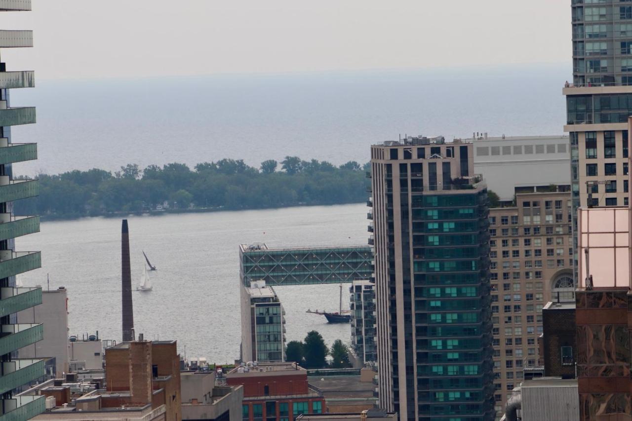 Apartment/2Bedrooms/2 Full Bathrooms/Free Parking โตรอนโต ภายนอก รูปภาพ