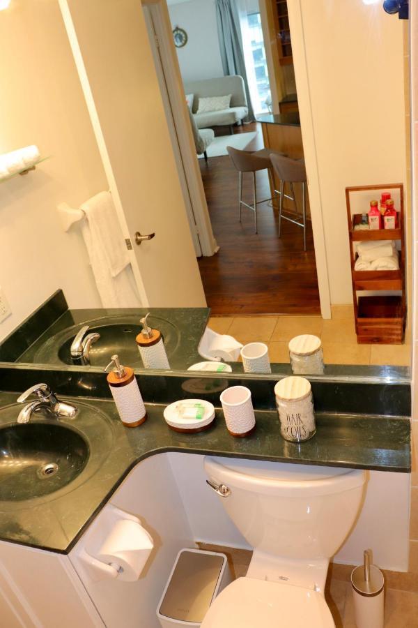 Apartment/2Bedrooms/2 Full Bathrooms/Free Parking โตรอนโต ภายนอก รูปภาพ